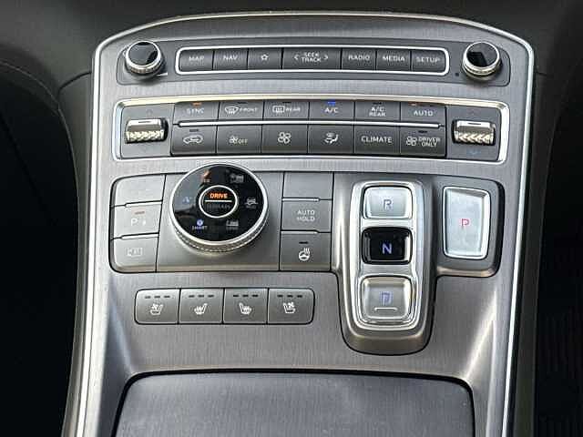 Hyundai Santa Fe 1.6 TGDi Hybrid Ultimate 5dr 4WD Auto